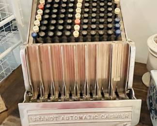 1920s ANTIQUE BRANDT AUTOMATIC CASHIER COIN CHANGE MACHINE 