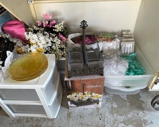 Chatham flatware caddy new in box, yoga mat, buffet flatware , faux florals, gold glass plates, storage bins