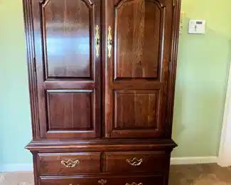 thomasville wardrobe