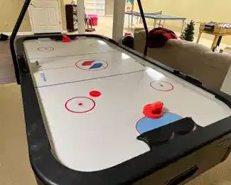 air hockey