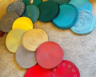 Large selection of round placemats in assorted colors