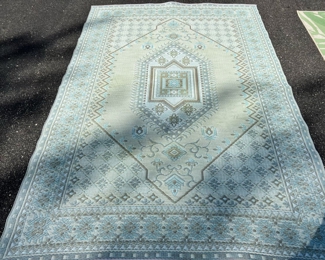 9’ x 6’ outdoor patio/deck rug made of recycled plastic