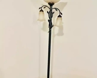 A fine quality floor lamp.