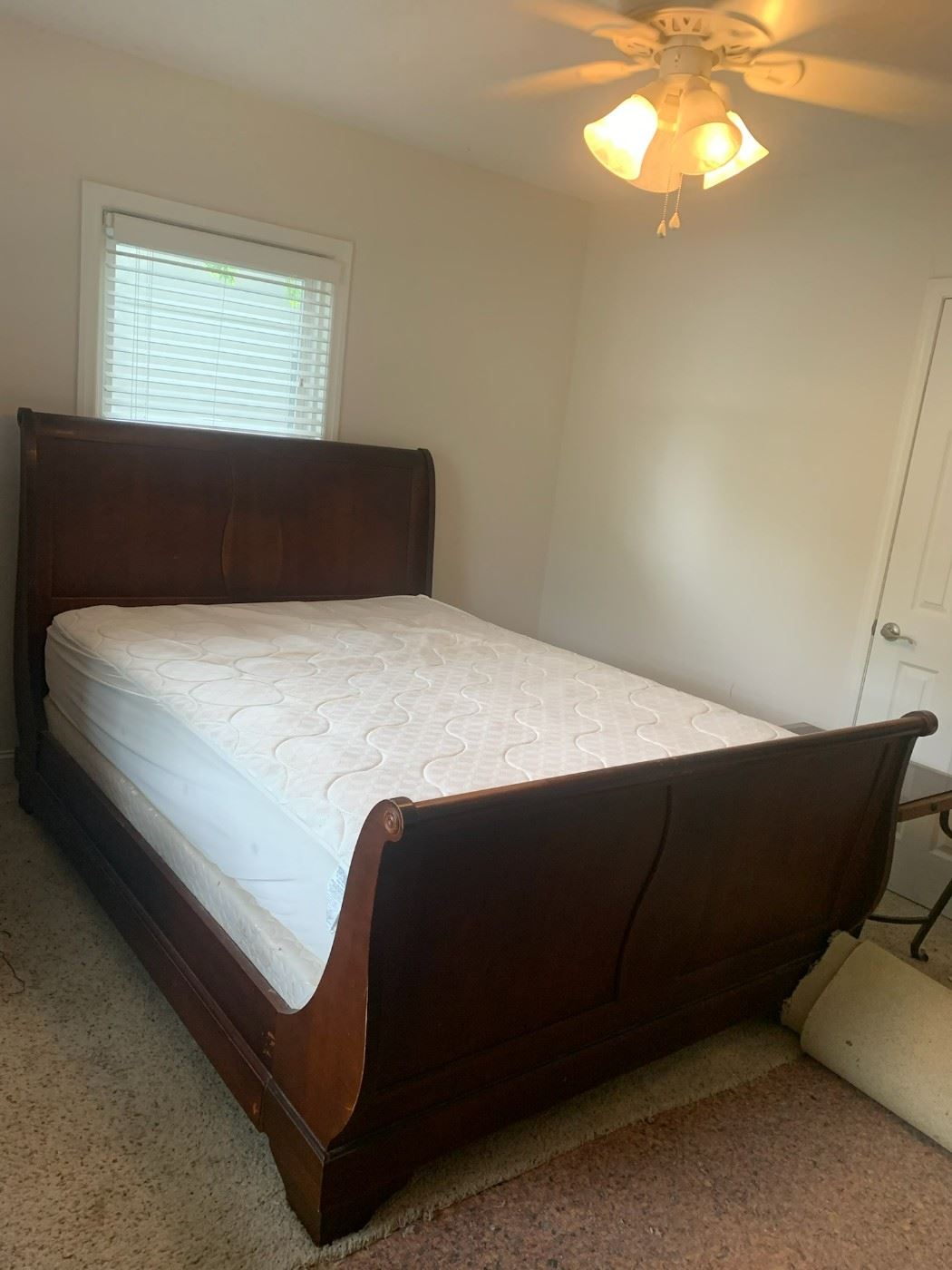 Lagrande estate sale Tues, Fri, Sat starts on 8/18/2023