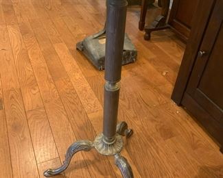 #7	Iron Base Table w/round Glass Top 24x26	 $40.00 			
