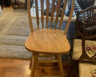 #8	Wood Swivel Spindle Back Bar Stool - 29.5T	 $35.00 			
