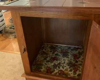 #26	White Clad Simmons hardware Repro Ice Box on Stand rolling w/tile top - 24x24x37	 $125.00 			
