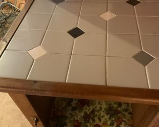 #26	White Clad Simmons hardware Repro Ice Box on Stand rolling w/tile top - 24x24x37	 $125.00 			
