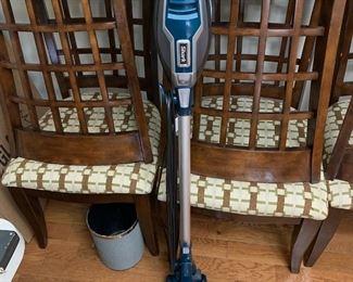 #91	shark  rocket bagless wand vac 	 $75.00 			
