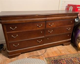 #106	American drew dresser with 8 drawers as is finish 68x19x36	 $125.00 			
