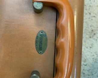 #123	Maximilian 3 piece set of luggage tan 2 small and 1 cosmetic case	 $65.00 			
