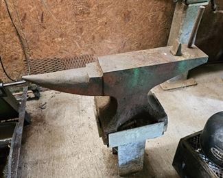 LARGE ANVIL