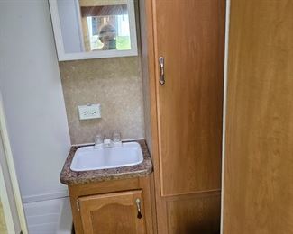 CAMPER BATHROOM