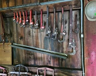 PIPE WRENCHES