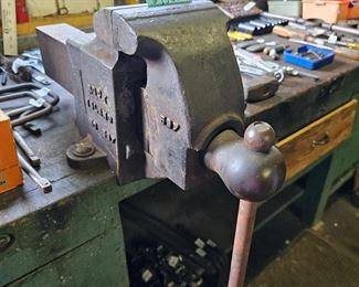 LARGE VISE