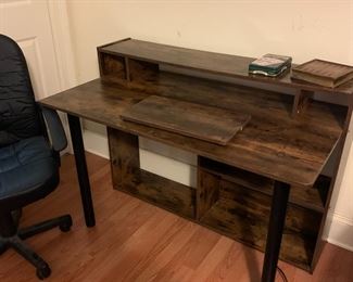 DEsk 