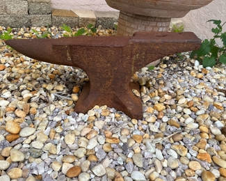 Anvil approx 80 lbs 