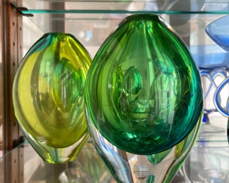 2 Orrefors Art Glass Vases
Erika Lagerbielke Rosebud Vase, Orrefors Sommerso Vase,