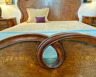 Detail pic, King bed