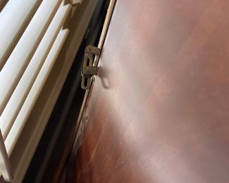 Detail pic, vanity mirror hinge