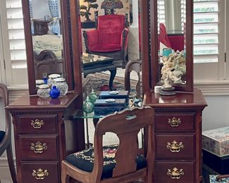 Lexington Chippendale Vanity with folding mirrors.
6 drawers
