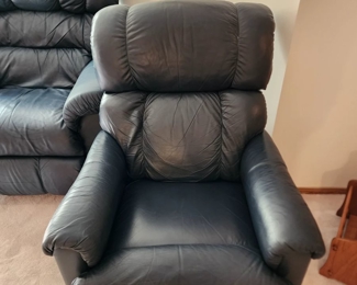 Lazyboy leather recliner