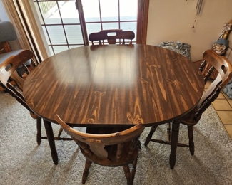 Dining room table with 4 chairs