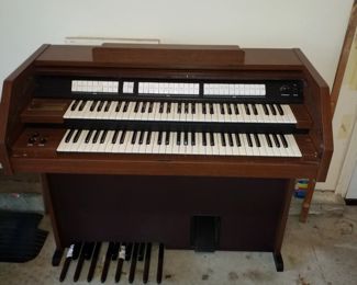 D.H. Baldwin Organ, classical series