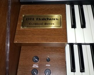 Baldwin organ