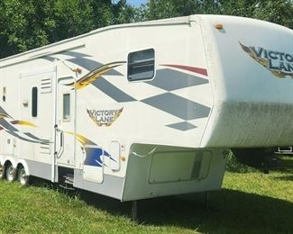 2007 Victory Lane Dutchman 38' 5th Wheel RV / Toy Hauler, VIN# 47CFD3U377P618811