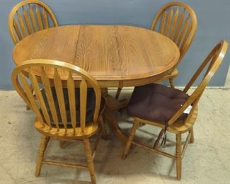 Dining Table With Pedestal Base, 1 Leaf, And 4 Chairs, 30" H x 47.5" W (With Leaf) x 36" W
