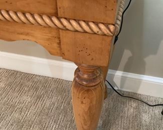 Detail of ETHAN ALLEN Console Table