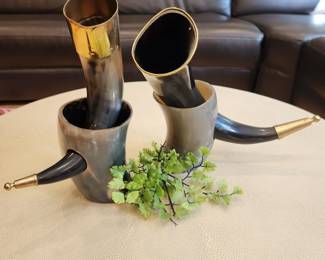 Horn with brass detail Decor