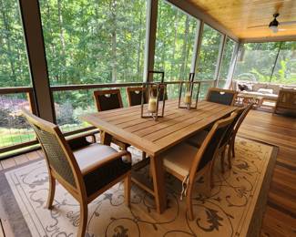 Fantastic Outdoor Dining Table and 8 Chairs