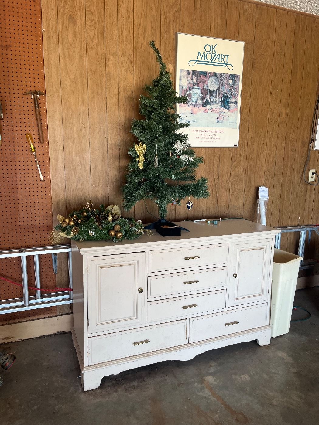 Dresser has good bones. Paint me!