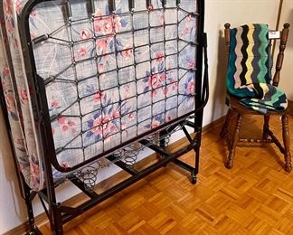 Instant guest bedroom!