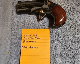 Davis Ind 22/22 Mag Derrenger w/Ammo