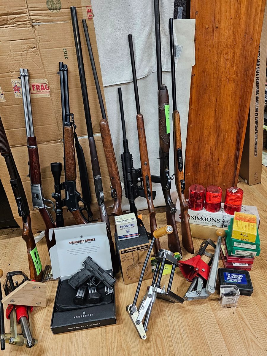 Amazing Selection of Guns/Ammo/Reloading! See following pics for more info!