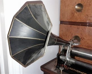 Antique Graphophone W/ Wooden Carrying Case & Horn
