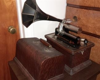 Antique Graphophone W/ Wooden Carrying Case & Horn
