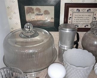 Glass Pedestal Cake Dome
