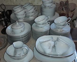 Rosay By Noritake China Set
