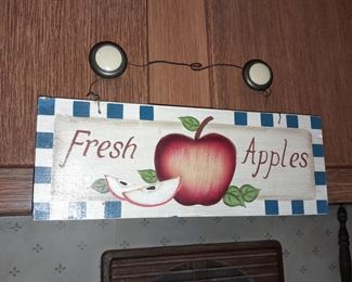 Fresh Apples Sign
