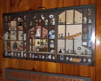 BEAUTIFUL Handmade Printing Block Tray Display W/ Mini Trinkets & Figurines
