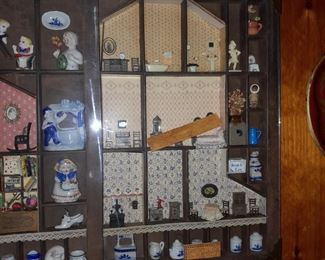BEAUTIFUL Handmade Printing Block Tray Display W/ Mini Trinkets & Figurines
