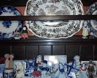Beautiful Delft Blue Holland & Miniature Wall Shelf Display
