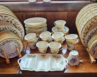 Lenox Holiday China 71 pc 