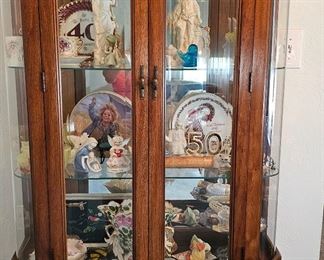 China Hutch Mirrored and Lighted