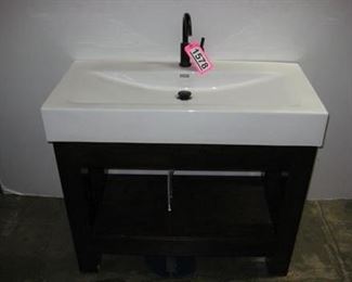 Lot - 1578
single sink vanity (39" x 19" x 43")
SKU# : 478043