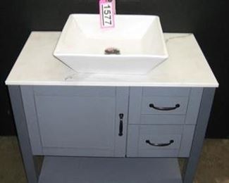 Lot - 1577
single sink vanity (32" x 19" x 42")
SKU# : 478042